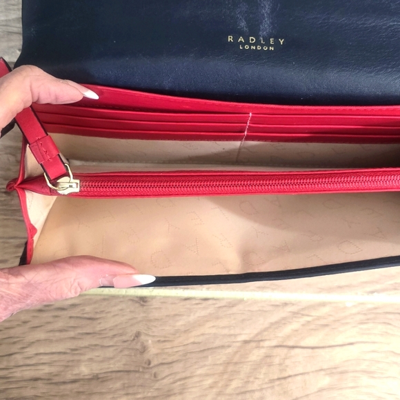 740 RADLEY London  Womens Smooth Soft Leather Flapover Wallet 7"W  3.7"H  1"D - Picture 7 of 9